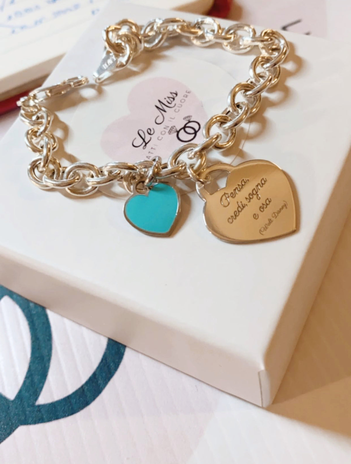 Bracciale catena cuore inciso e cuoricino smaltato