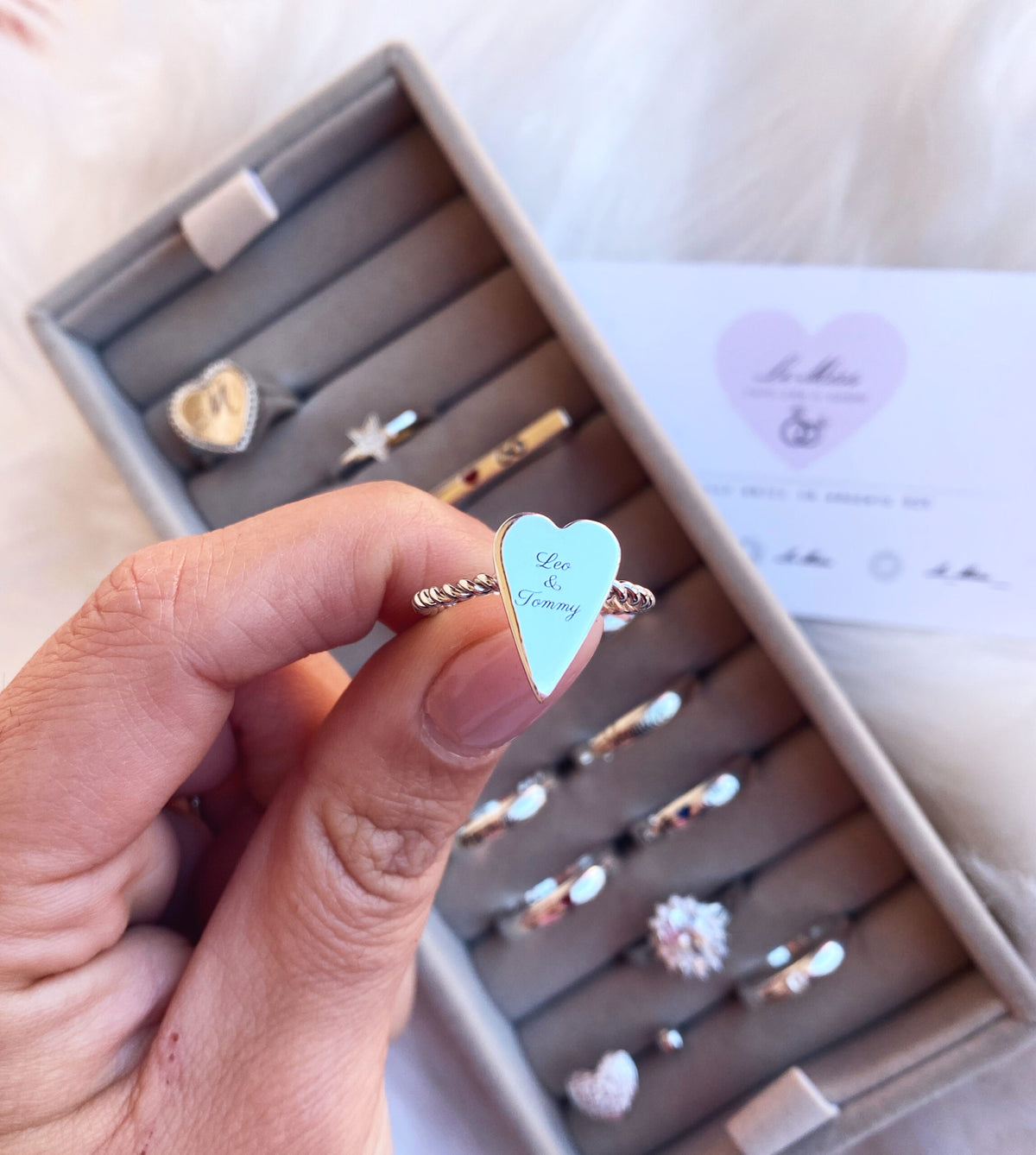 Anello cuore a punta