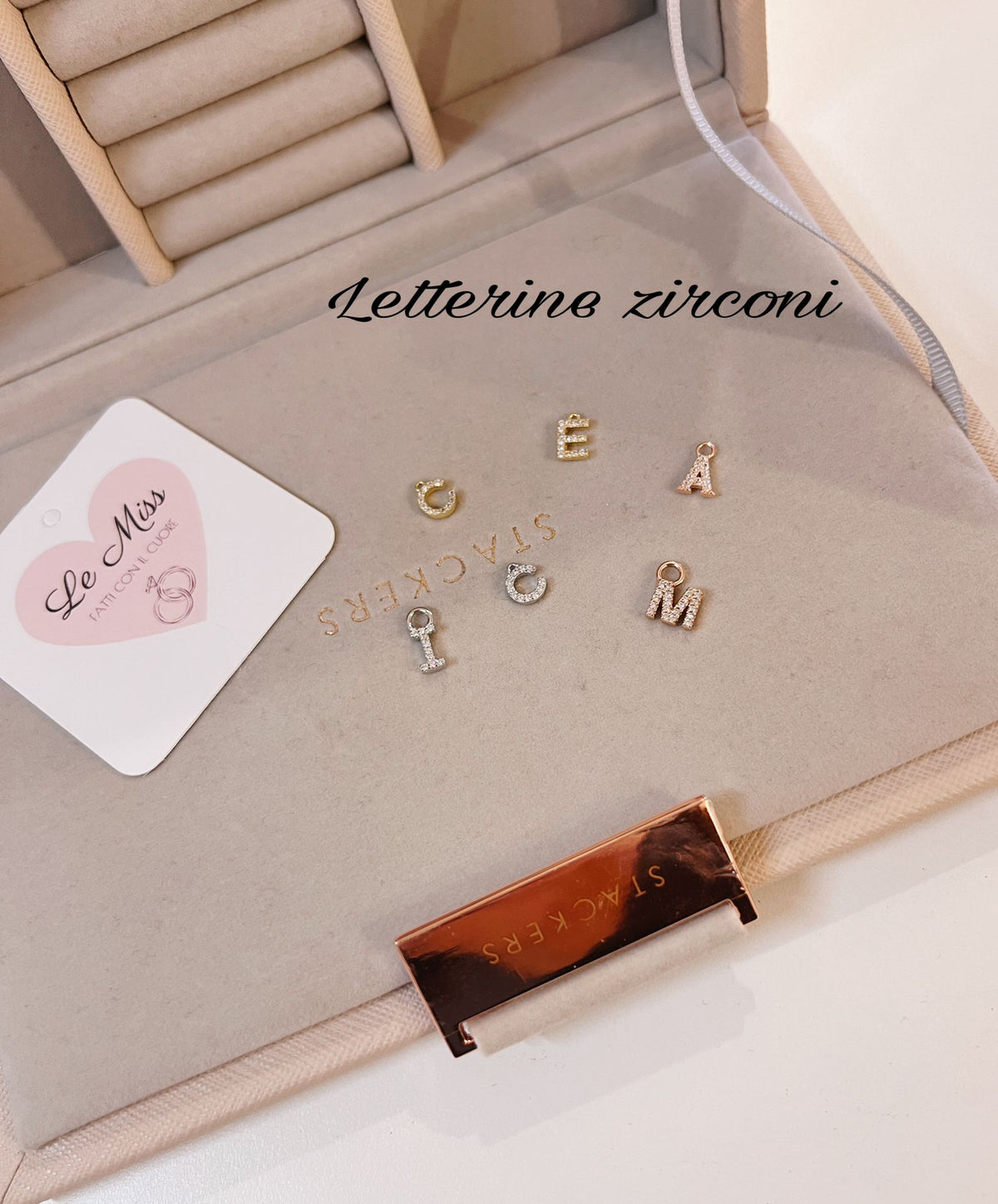 Collane rainbow letterina zirconi