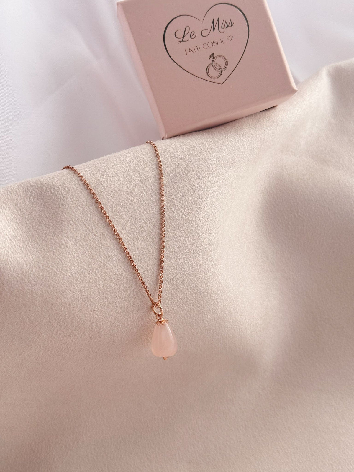 Collana goccia di quarzo