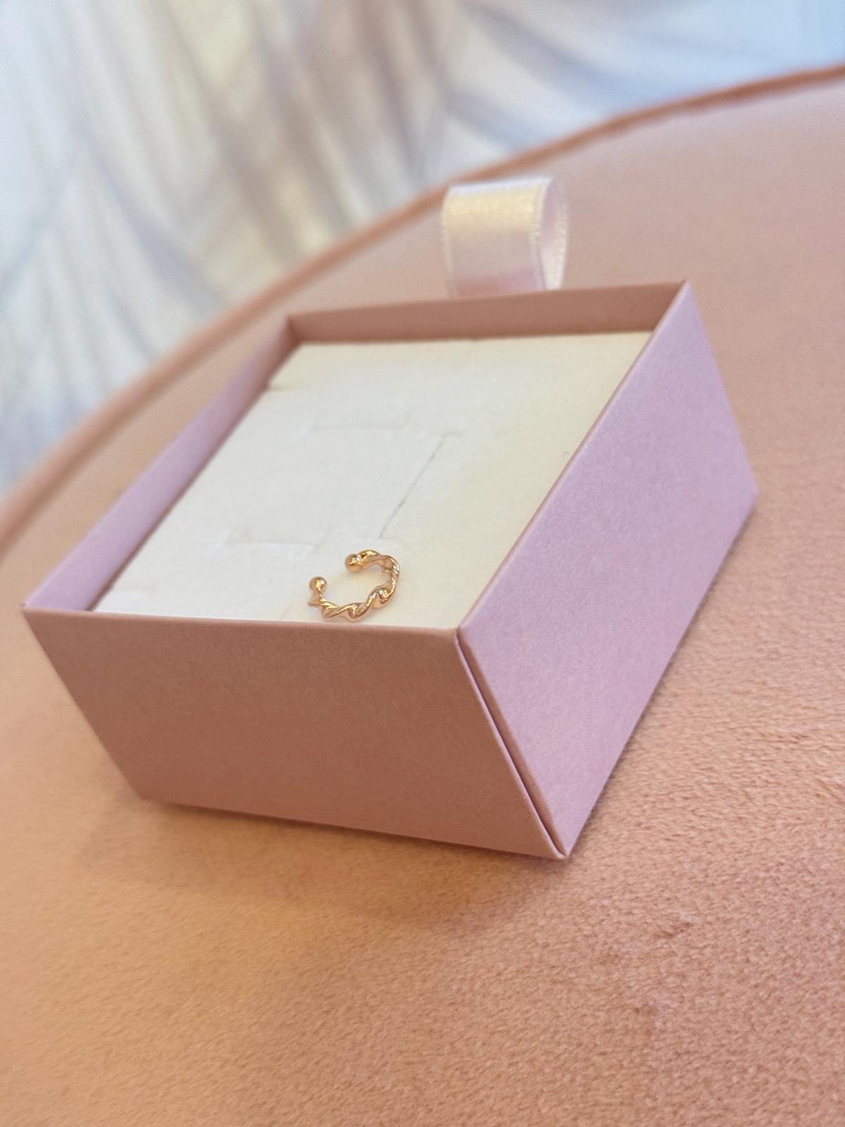 Ear cuff torchon