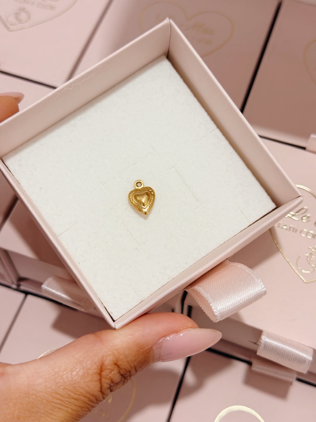 Charm cuore lavorato