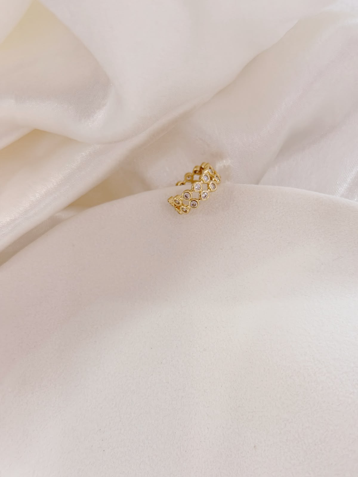 Ear cuff luce