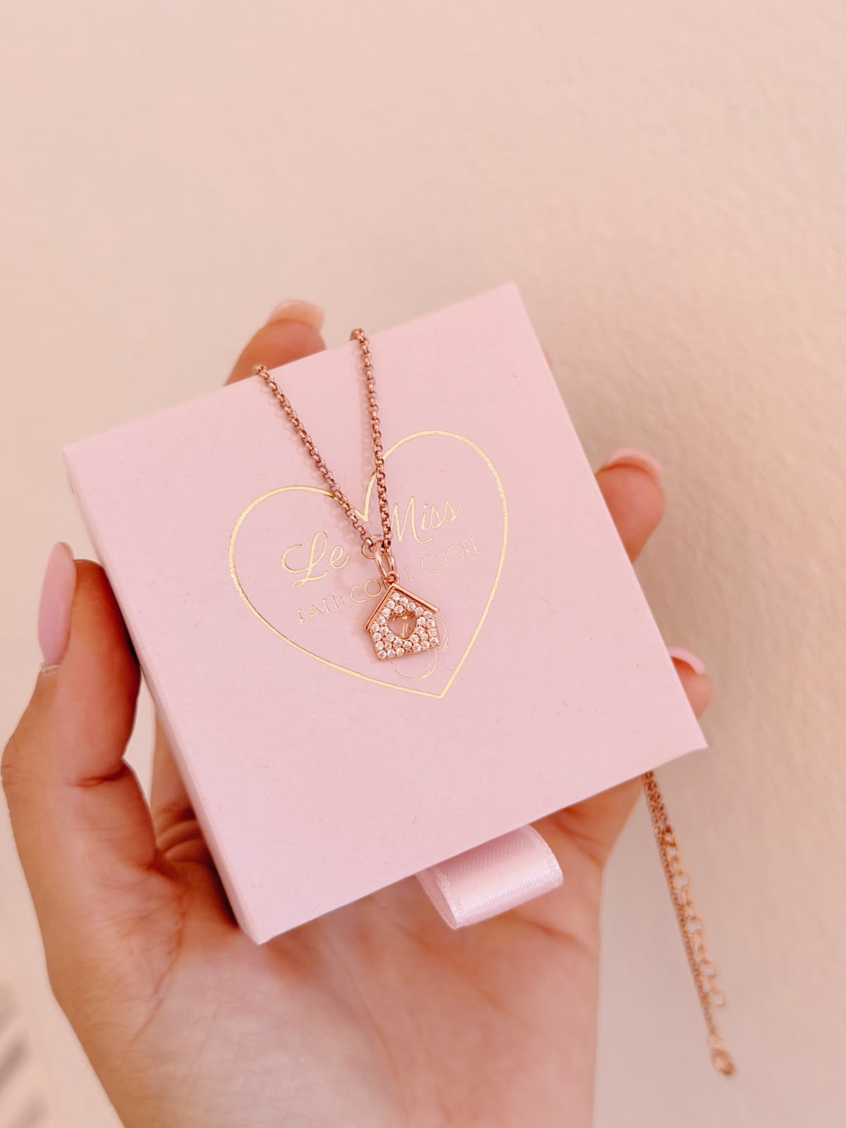 Collana casetta family