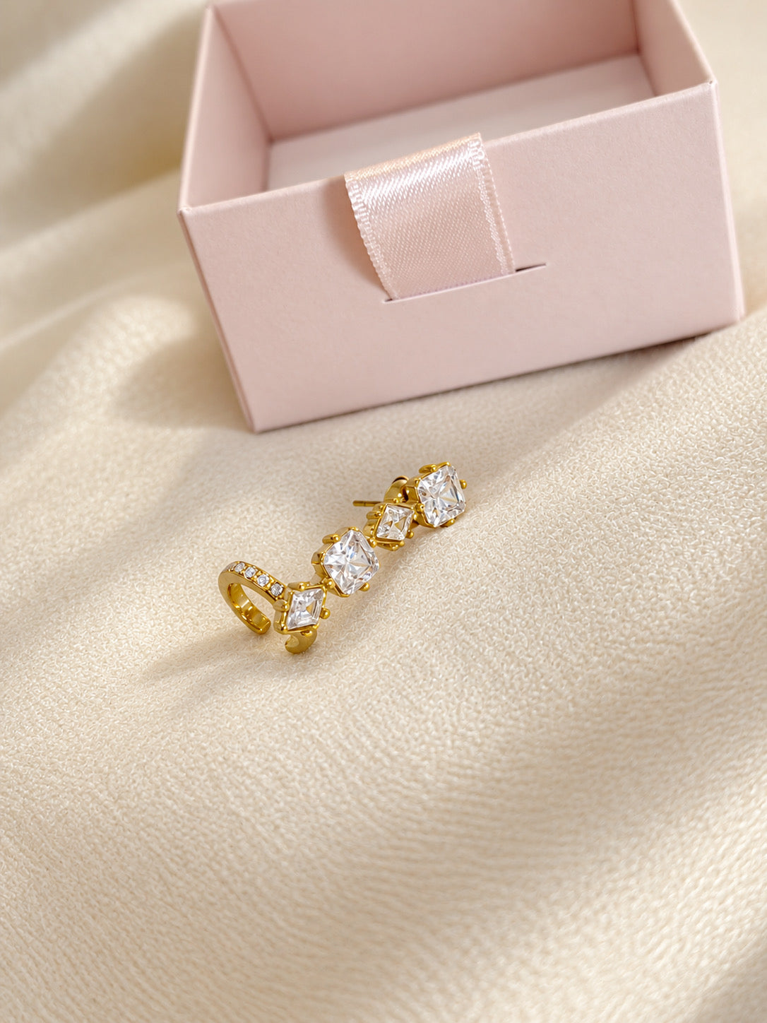 Ear cuff Crystal line