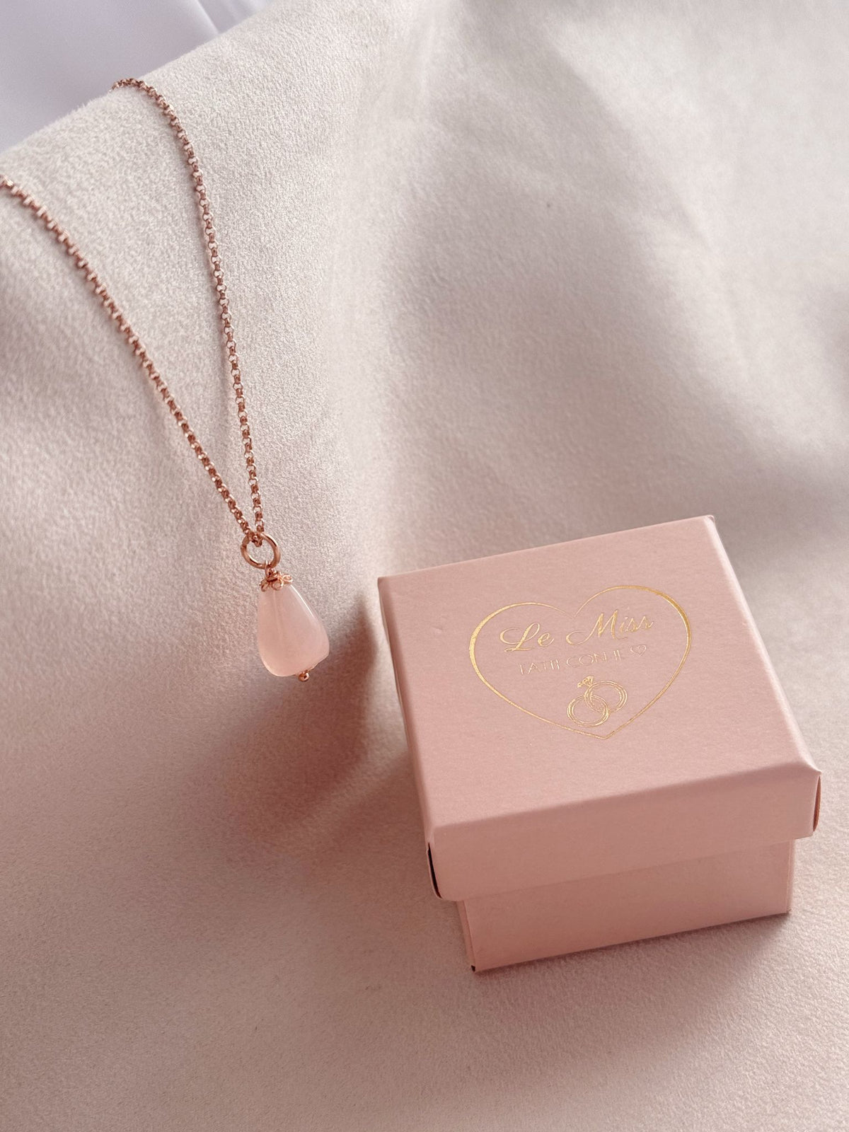 Collana goccia di quarzo