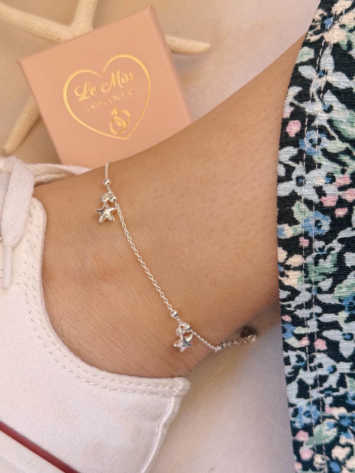 Cavigliere con stelle bombate